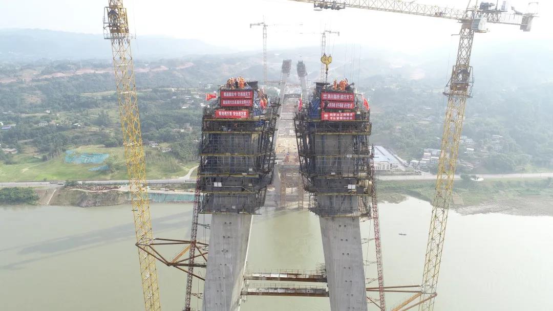 250.8米高！这座世界级的桥梁再获新突破！